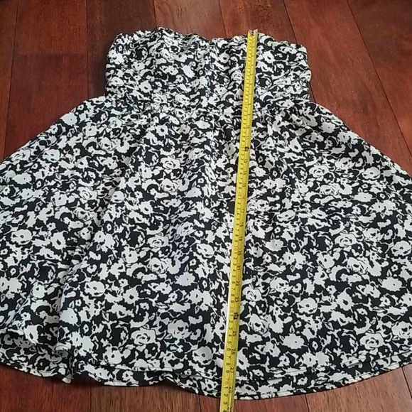 Diosa | Strapless Flared Dress - Picture 5 of 6